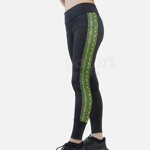 Service OME Leggings personnalisés Pantalons Nouveau design Leggings grande taille pour femme Legging de yoga à séchage rapide - Product Image 3