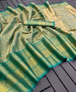 Saree de mariage à bas prix en velours et dentelle - Product Image 2