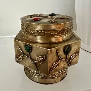 โกศใส่เถ้ามนุษย์ทำด้วยมือทำจากทองเหลืองโลหะทอง2024ทันสมัยทันสมัยที่สุดพร้อมดีไซน์แบบโบราณ - Product Image 1