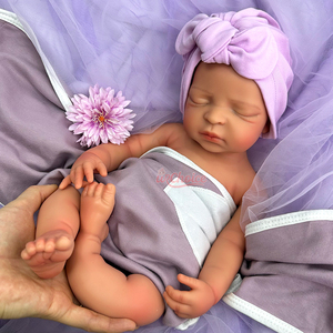 Muñeca Bebé <span class=keywords><strong>Reborn</strong></span> de Silicona de 17 Pulgadas, con Expresión de Enojada, <span class=keywords><strong>Ojos</strong></span> <span class=keywords><strong>Cerrados</strong></span>, Muñeca Bebé Niña Dormida, Muñeca con Expresión de Enojada - Product Image 3