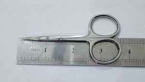 Tijeras para Salón de Uñas al por Mayor, Tijeras para Uñas de Acero Inoxidable Alemán con Acabado Espejo, Tijeras para Uñas de Color Dorado Titanio - Product Image 3