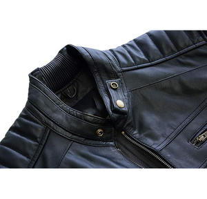 Veste matelassée pour femme en simili cuir noir élégante, fermeture à un seul bouton, alliant un look de motard robuste, confort décontracté, respirant. - Product Image 4