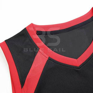 Uniformes de basket-ball sur mesure avec tissu à mailles en polyester de haute qualité pour équipes sportives Uniforme de basket-ball personnalisé - Product Image 4