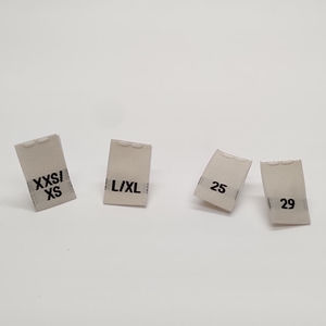 Etiqueta de tamaño tejido personalizado etiqueta de ropa de costura reciclada Damasco de alta densidad para ropa de ropa infantil para adultos jóvenes en muchos colores - Product Image 1