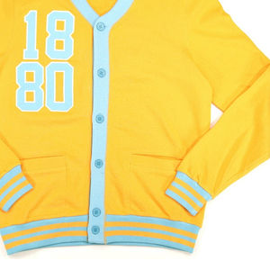 Nouveau cardigan en laine et cachemire pour femme, design vintage décontracté, col en V, avec logo brodé - Product Image 3