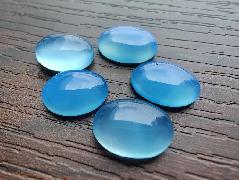 สีเขียวน้ำทะเล