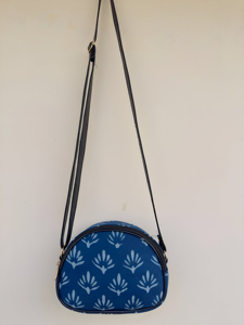 Sac à bandoulière indien fait à la main en pur coton écologique pour femmes sac à main imprimé floral Boho Sling Purse - Product Image 6