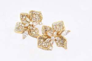 Boucles d'oreilles clous vintage dorées de luxe fantaisie, zircon tendance, plaqué rhodium, cadeau - Product Image 4