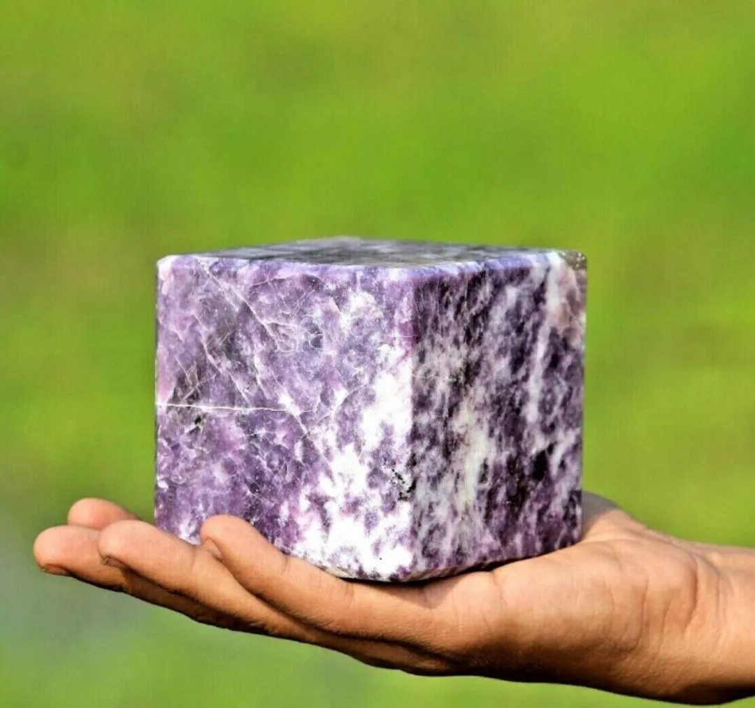 자연 Lepidolite 큐브 알려진 최고의 기분 안정화 균형 돌 Lepidolite 도움이 기쁨을 가지고 인생 크리스탈 큐브