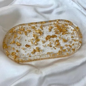 ถาดเรซิ่นตกแต่งหลากสี ถาดจัดระเบียบเครื่องสำอาง ของตกแต่งบ้าน ถาดเรซิ่นทรงรี ถาดวางของบนโต๊ะเครื่องแป้ง คุณภาพสูง - Product Image 4