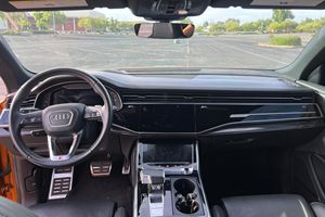 สภาพดีเยี่ยม รถมือสอง ปี 2020 ออดี้ SQ8 Prestige เครื่องยนต์ V8 ทวินเทอร์โบ 500 แรงม้า - Product Image 6