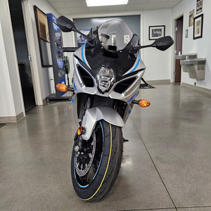 Disponible dès maintenant : Nouvelles motos GSXR1000 2026 en stock - Product Image 1