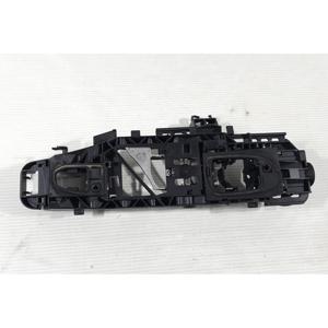 Supporto Maniglia Anteriore Destra MERCEDES Classe A (W177) A0997601802 (18>) - Product Image 1