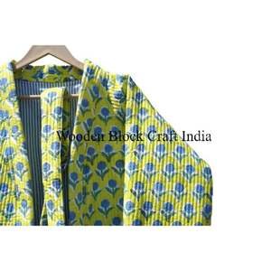Veste matelassée en coton indien Kantha faite à la main pour femmes, patchwork vintage, motif floral, réversible, vêtements d'hiver, vestes élégantes - Product Image 3