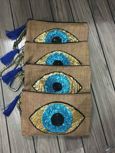 Porte-monnaie brodé fait main avec fermeture éclair, perles de rocaille, pochette personnalisée par MD HANDICRAFTS - Product Image 4