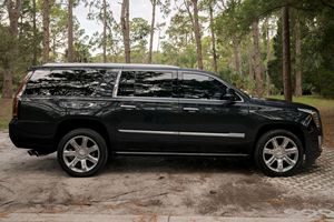 Vehículos Usados de Segunda Mano, Excalade ESV Luxury 4x4 2019, Listos para Envío Rápido - Product Image 5