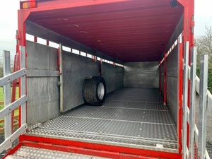32ft Cattle <b>Box</b> <b>Trailer</b> with Heavy Duty Tri-Axle for Livestock transport with Loading Ramp and Aluminium Body - Product Image 2