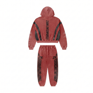 Conjunto Deportivo ZAINI para Hombre, Invierno, Estilo Urbano, 380 GSM, Premium, 100% Algodón, Rojo y Negro, Paneles Curvos, Transpirable, con Pedrería y Estampado Puff - Product Image 2