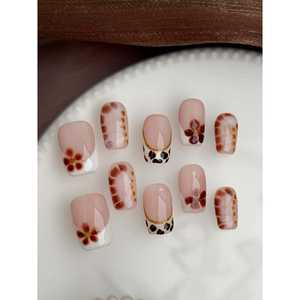 Autocollants pour ongles Caramel Blossom Press on Nail, élégants et durables, pour un nail art raffiné - Product Image 3