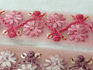 Rubans et lacets brodés à la machine sur mesure dans divers designs et couleurs pour robes de mariée en 4 couleurs en option - Product Image 2