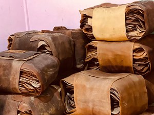 Meilleure vente de feuille de caoutchouc fumé côtelé brun naturel RSS3 de haute qualité 2mm-15mm matériau haute résistance à vendre aux États-Unis, en Slovaquie - Product Image 6