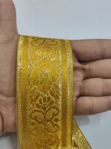 ริบบิ้นลายชนเผ่าแบบจาการ์ด ทอเป็นลายดอกไม้เล็กๆ สีทอง สีเงิน ความทนทานสูง โพลีเอสเตอร์ 100% เป็นมิตรกับสิ่งแวดล้อม สำหรับทำกระเป๋าเสื้อผ้า - Product Image 5