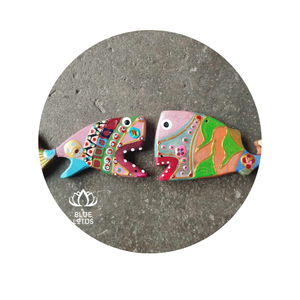 Poisson décoratif en bois fait à la main, accent nautique parfait pour les maisons, les centres de villégiature, les restaurants ou la décoration intérieure inspirée de la plage. - Product Image 1