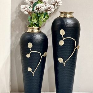 Decorative Metal <b>Vases</b> Direct Factory Iron Metal Flower <b>Vases</b> Customized Hammered Iron Antique Metal Flower - Product Image 1