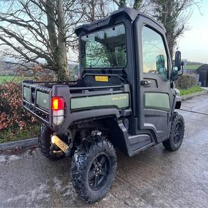 Véhicule utilitaire John Deere Gator XUV865, livraison rapide pour les besoins urgents dans le secteur de la construction, du paysage et de l'agriculture. - Product Image 6