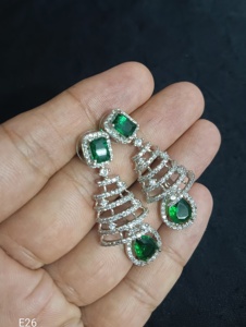 Pendiente indio de diseño exclusivo ligero con diamante americano para mujer, para fiesta, fiesta de moda para mujer - Product Image 2