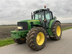 Tractores agrícolas compactos John Deere usados de 100 hp con tracción en las cuatro ruedas (4x4) en venta. - Product Image 4