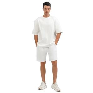 Ensembles de t-shirts et shorts sportifs légers pour hommes, matière douce et respirante, ensembles de t-shirts et shorts pour hommes avec logo personnalisé, vente en gros - Product Image 4