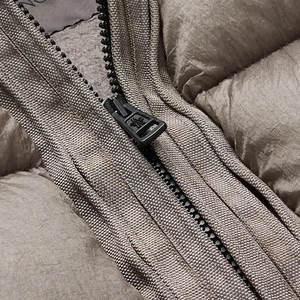 Chaqueta acolchada impermeable de alta calidad con logotipo personalizado abajo para mantener caliente cortavientos negro fabricante OEM invierno al aire libre hombres con capucha - Product Image 5