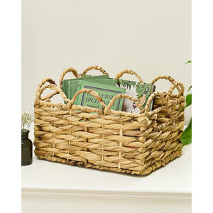 Paniers de rangement en jacinthe d'eau naturelle tressée à bords festonnés pour usage intérieur - Product Image 3