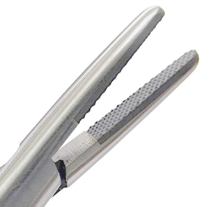 Portaagujas Manual Castroviejo Curvo con Candado TC Dorado Fabricado en Acero - Product Image 2