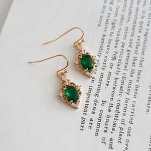 Boucles d'oreilles en émeraude avec pierre précieuse émeraude, charmes vintage en filigrane, argent sterling 925 plaqué or 14 carats, cadeau classique pour femmes - Product Image 6