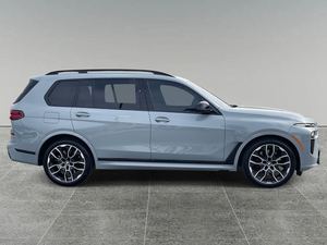 รถ SUV ปี 2025 X7 M60i AWD สภาพดีเยี่ยม สะอาดมาก ระบบขับเคลื่อนอัตโนมัติ 8 สปีด เครื่องยนต์ V8 523 แรงม้า - Product Image 6