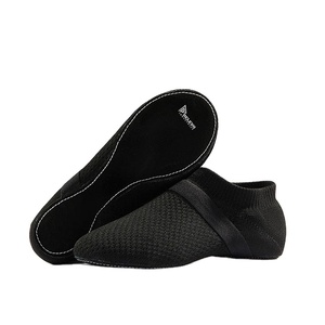 Chaussures de yoga personnalisées en maille respirante, antidérapantes, pour la danse et le ballet, à semelle souple, type chaussettes, pour l'entraînement et l'exercice, vente en gros - Product Image 1