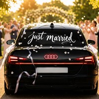 Autocollant de fenêtre de voiture promotionnel en PVC robuste et imperméable « Just Married » avec emballage en tube PVC pour la décoration de voiture de mariage