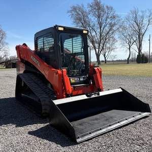 Minicargadora Kubota SVL95-2S en Existencia, Minicargadora de Construcción Premium con Orugas y Accesorios - Product Image 1