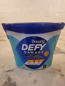 Cuentas acondicionadoras de tela Downy Defy Damage Total Wash 19,5 oz - Product Image 2