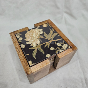 Sous-verre en bois de qualité supérieure, imprimé avec un motif Mina, conçu pour garder votre surface propre, élégante et protégée pour la décoration de table - Product Image 5