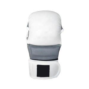 Guantes de combate MMA de medio dedo personalizados de alta calidad Guantes de entrenamiento de cuero sintético transpirable para artes marciales y boxeo - Product Image 3