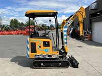 Mini-excavatrice électrique sur chenilles JCB 19C-1E, moteur Cummins, hydraulique Bosch Rexroth, garantie 1 an, moment de charge élevé 1000 kg
