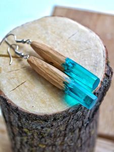 NATUREL Boucles d'oreilles en forme de cœur en résine noire et blanche avec feuille d'or Boucles d'oreilles pendantes en résine géométrique carrée et ronde en bois - Product Image 6