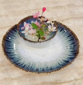 Assiette à dîner en céramique Indigo Rim, finition glaçure dégradée, surface de service large, choix durable pour les tables raffinées - Product Image 3