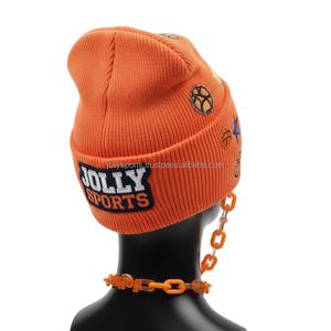Gorro de Punto para Mujer, 300GSM, Acrílico Suave, Color Naranja, Bordado con Logotipo Personalizado, Correa de Cadena, Gorro de Invierno a la Moda, Gorro Jacquard - Product Image 5