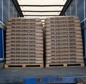 Briquettes de bois beige en sacs, approvisionnement en vrac avec 0,7 % de cendres et 10 % d'humidité pour le chauffage de poêles et l'utilisation industrielle - Product Image 4