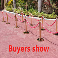 Événement Car Show Tapis Rouge Boule Décorative Top Acier VIP Queue Way Poteaux Or Contrôle De Foule Stanchion Post Velours Corde Barrières