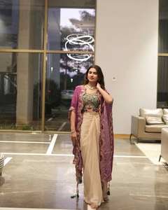 Ensemble trois pièces moderne et tendance en soie pour mariage et soirée, style occidental, avec chemisier brodé de sequins, dhoti de créateur et châle fluide élégant, livraison rapide - Product Image 1